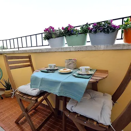 Elegante Vicino Metro B1 Collegato Al Centro Di