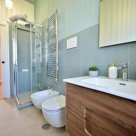 Elegante Vicino Metro B1 Collegato Al Centro Di Apartment